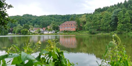 Würzbacher Weiher mit Schloss