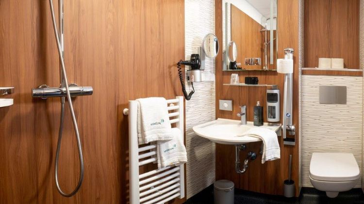 Bad im Wahlleistungszimmer 